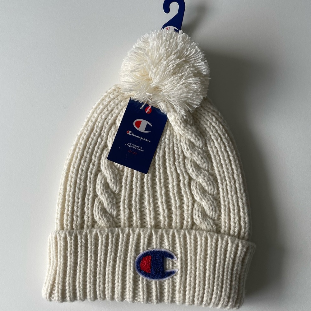 Cute White Champion Tuque with Pom Pom Winter Hat NEW NWT